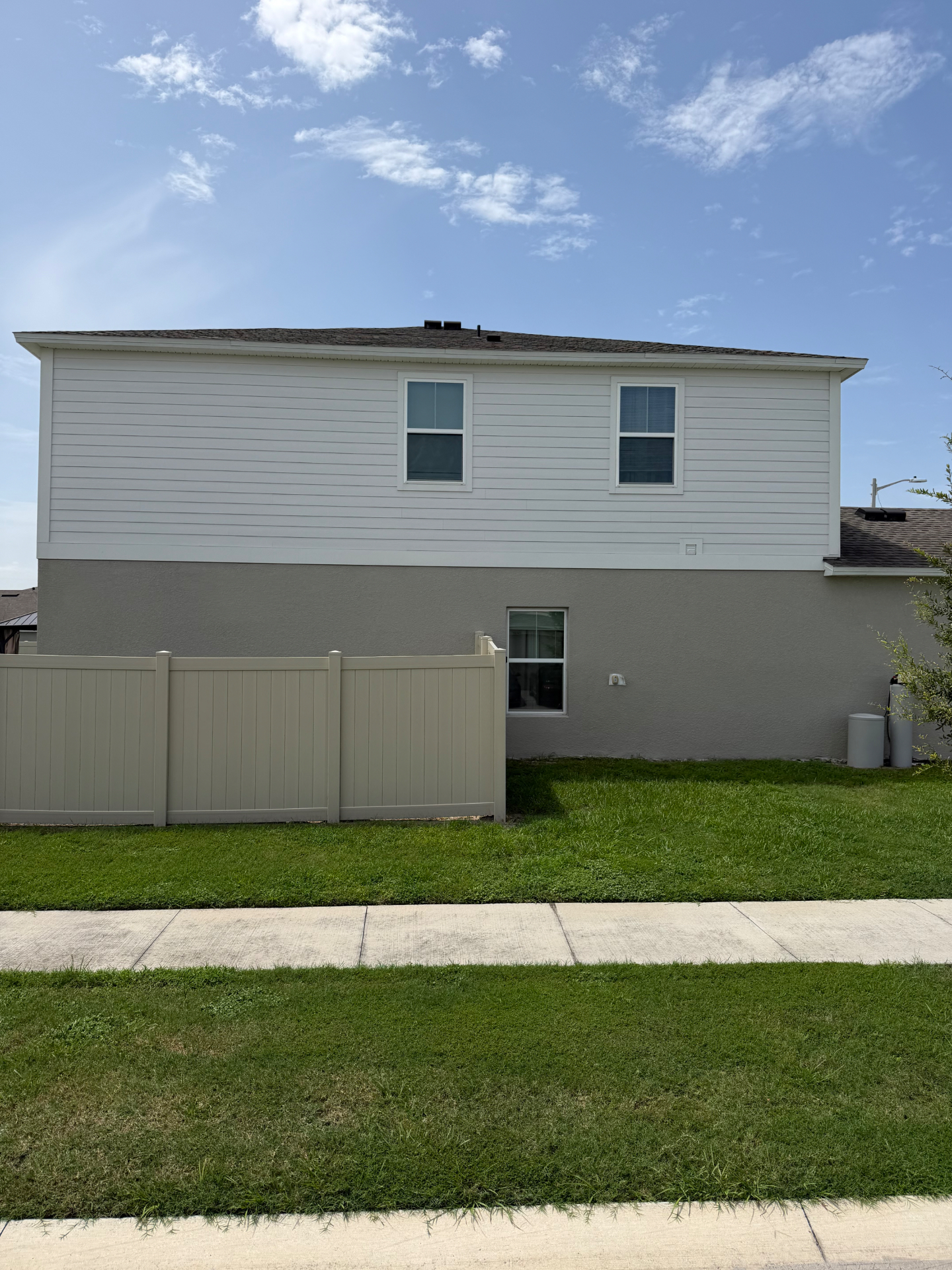 After — soft washed vinyl siding on Lakeland, FL home